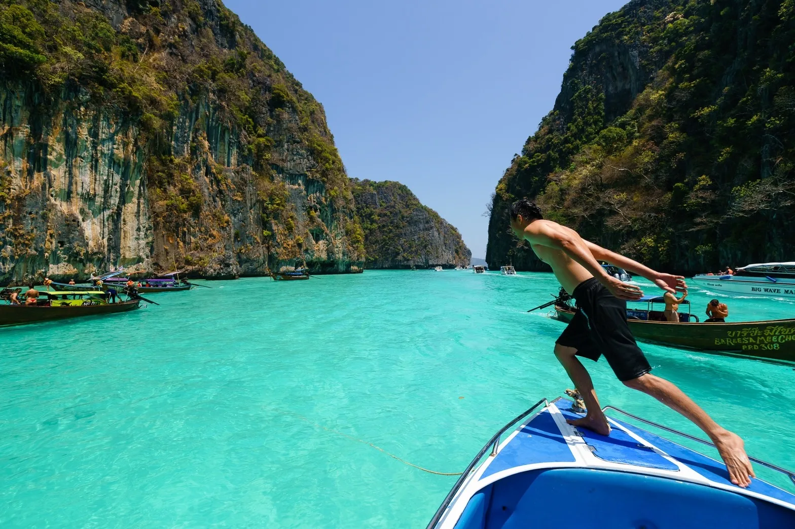 Speedboat tour to Phi Phi Island, Maya Bay, and Khai Island by YoPhuket, a one-day trip.