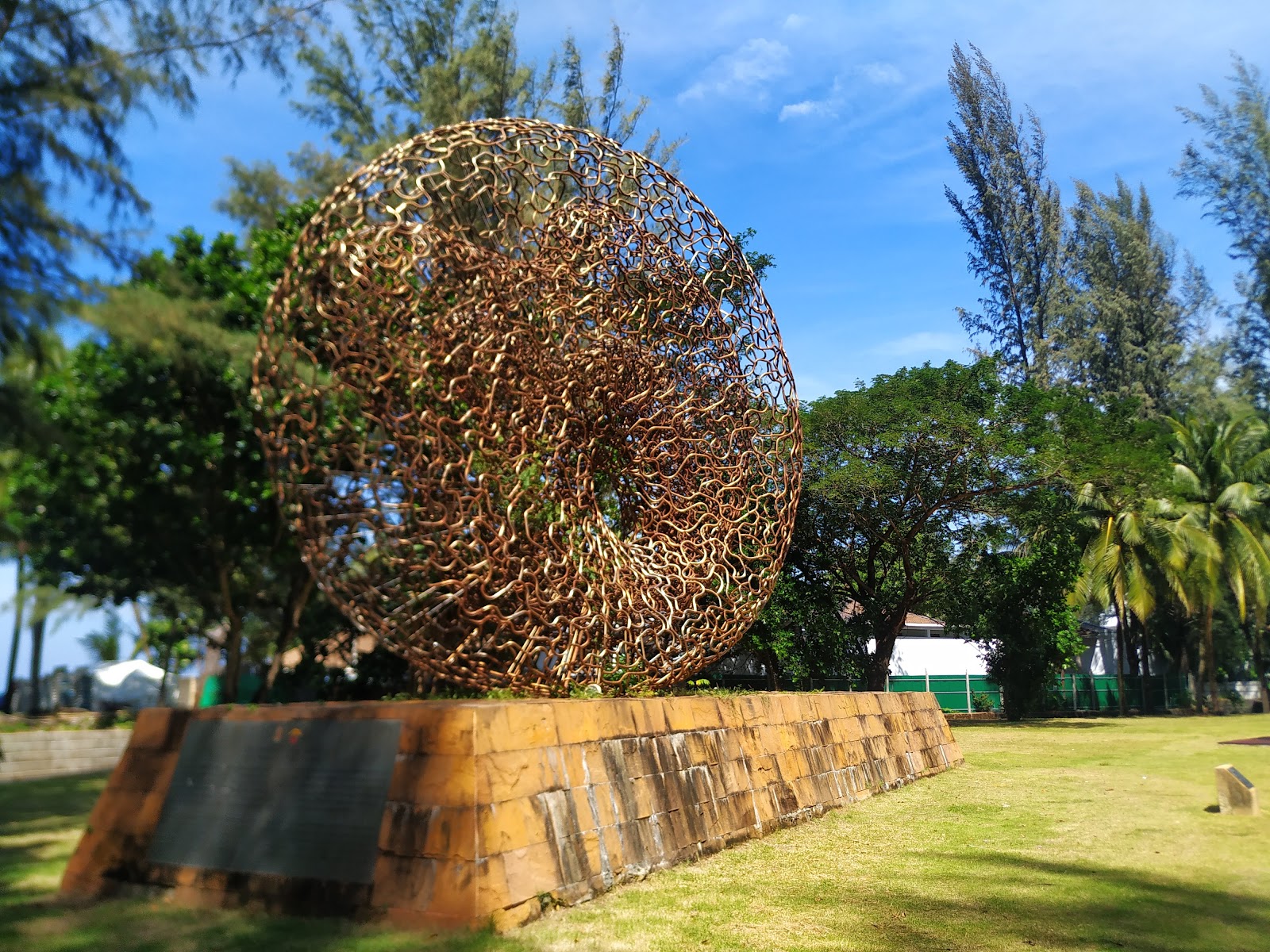 แลนด์มาร์คภูเก็ตที่ไม่ควรพลาด! นำทางที่สวยงามและอธิษฐานที่พิพิธภัณฑ์