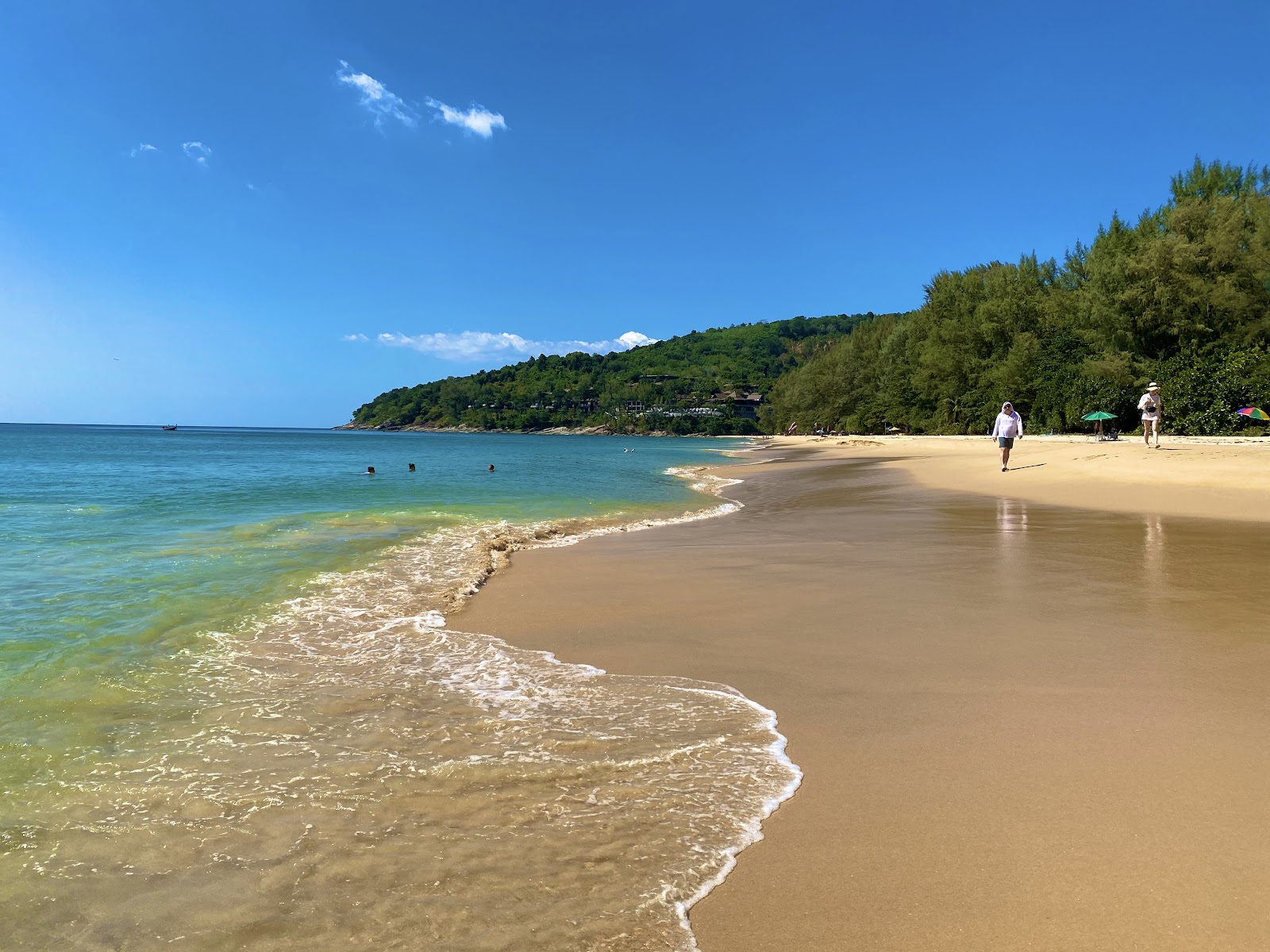 นัยธรณ์เบจ - ชายหาดที่สวยงามและเงียบสงบของภูเก็ต