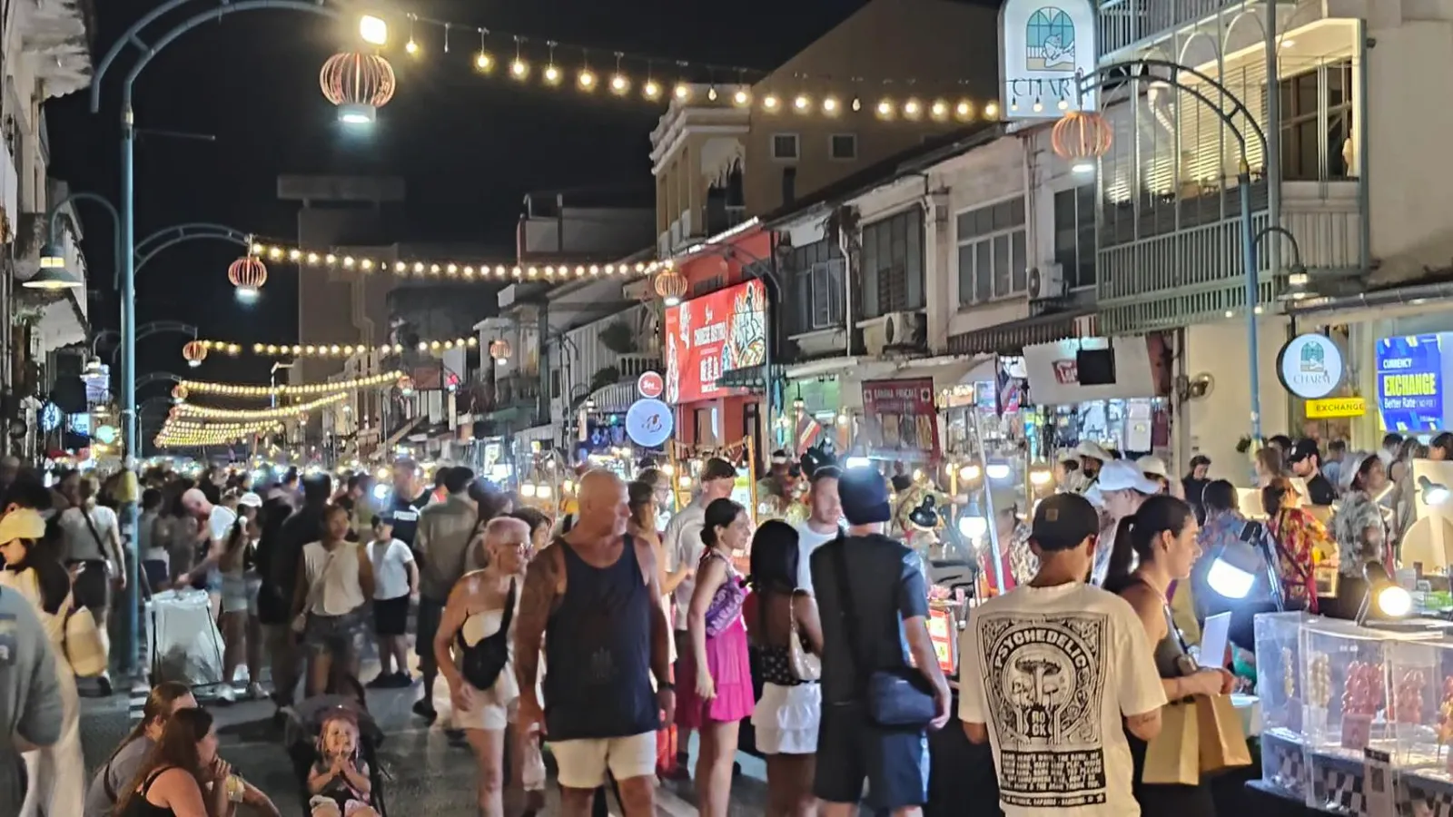ถนนคนเดินชาร์เตอร์ ภูเก็ต Old Town เดินเล่น ชิมอาหาร ช้อปปิ้ง