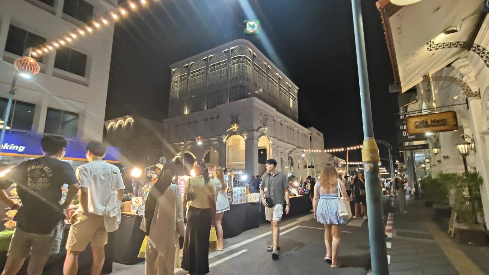 ถนนคนเดินชาร์เตอร์ ภูเก็ต Old Town เดินเล่น ชิมอาหาร ช้อปปิ้ง
