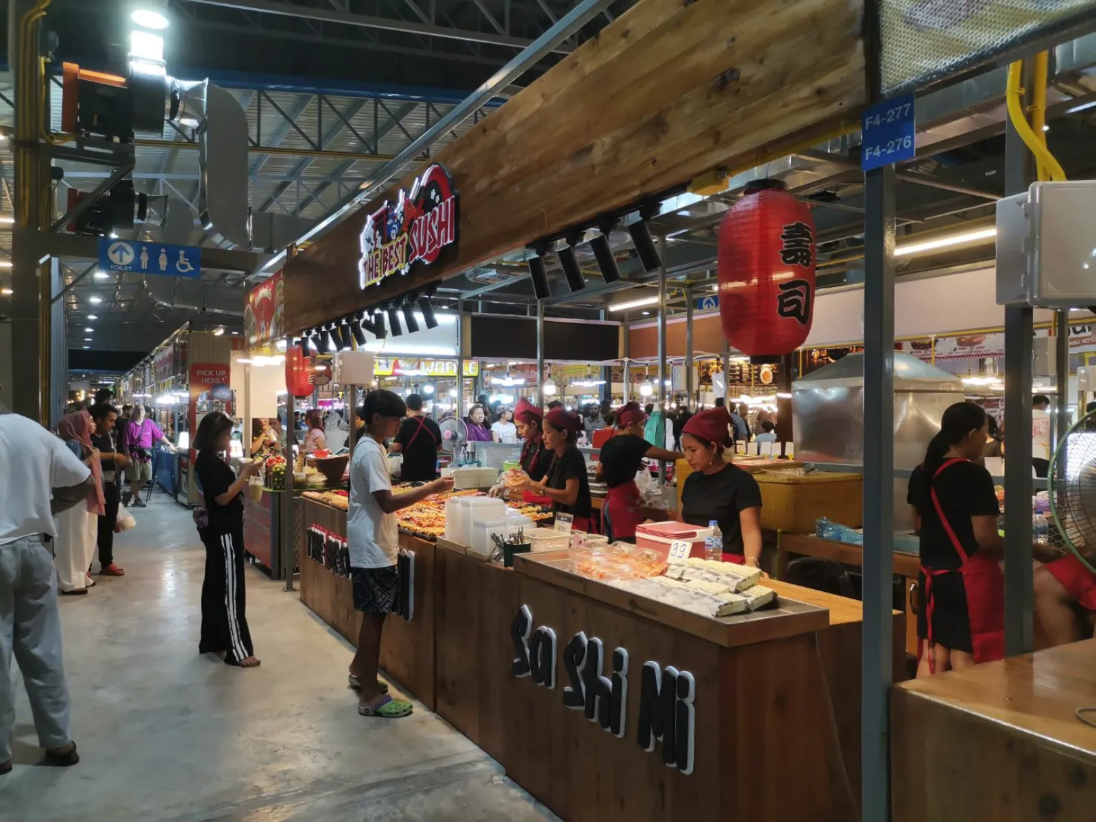 Naka Market Phuket – Largest Street Food Night Market in Phuket