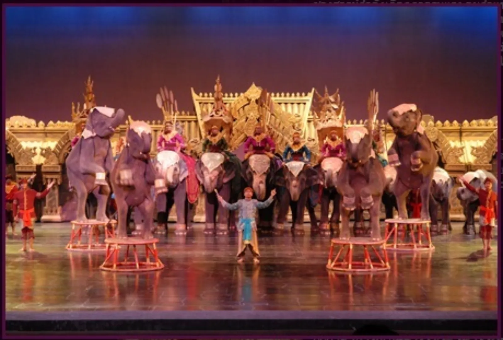 ภูเก็ตแฟนตาซี รีวิวโชว์วัฒนธรรมสุดอลังการ ที่ชมการแสดงภูเก็ต